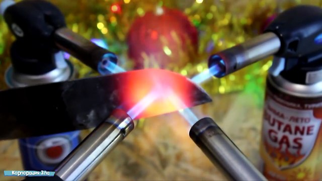 ЭКСПЕРИМЕНТ РАСКАЛЕННЫЙ НОЖ 1000 градусов VS ШАР ИЗ РЕЗИНОК