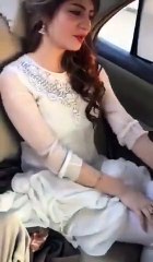 Neelam Munir's Dance In Car Gone Viral On Social Media - video ...