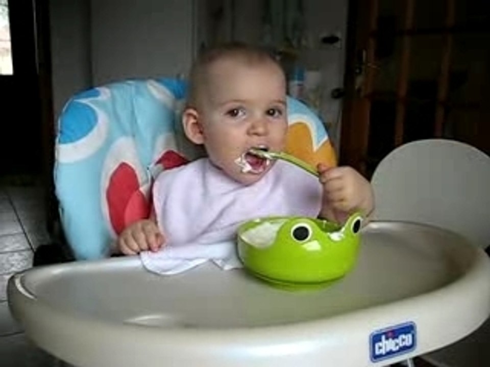 Je mange toute seule