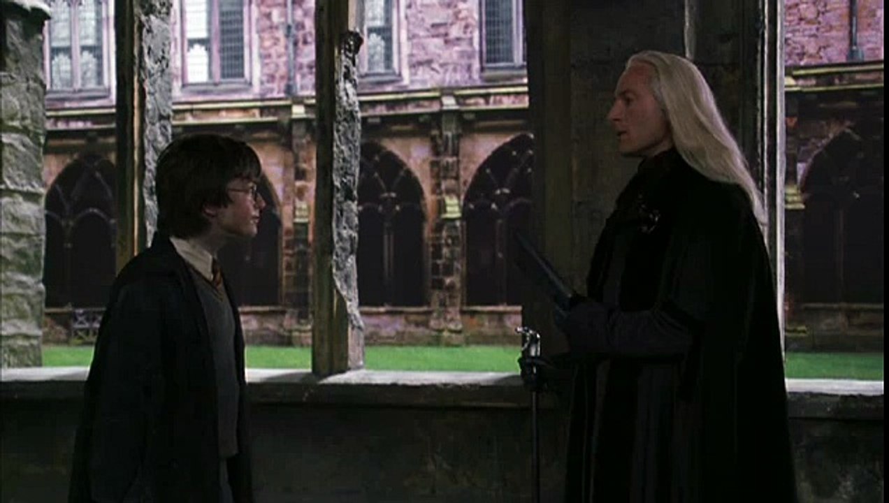 Harry Potter : Lucius Malfoy libère Dobby malgré lui