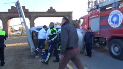 Antalya Otomobille Kaza Yapan Kardeşlerden Biri Öldü