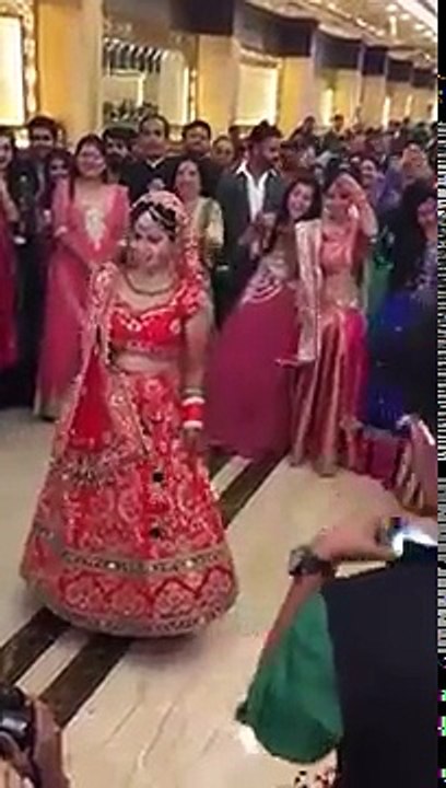 So Cute Entry Dance by The Beautiful Bride