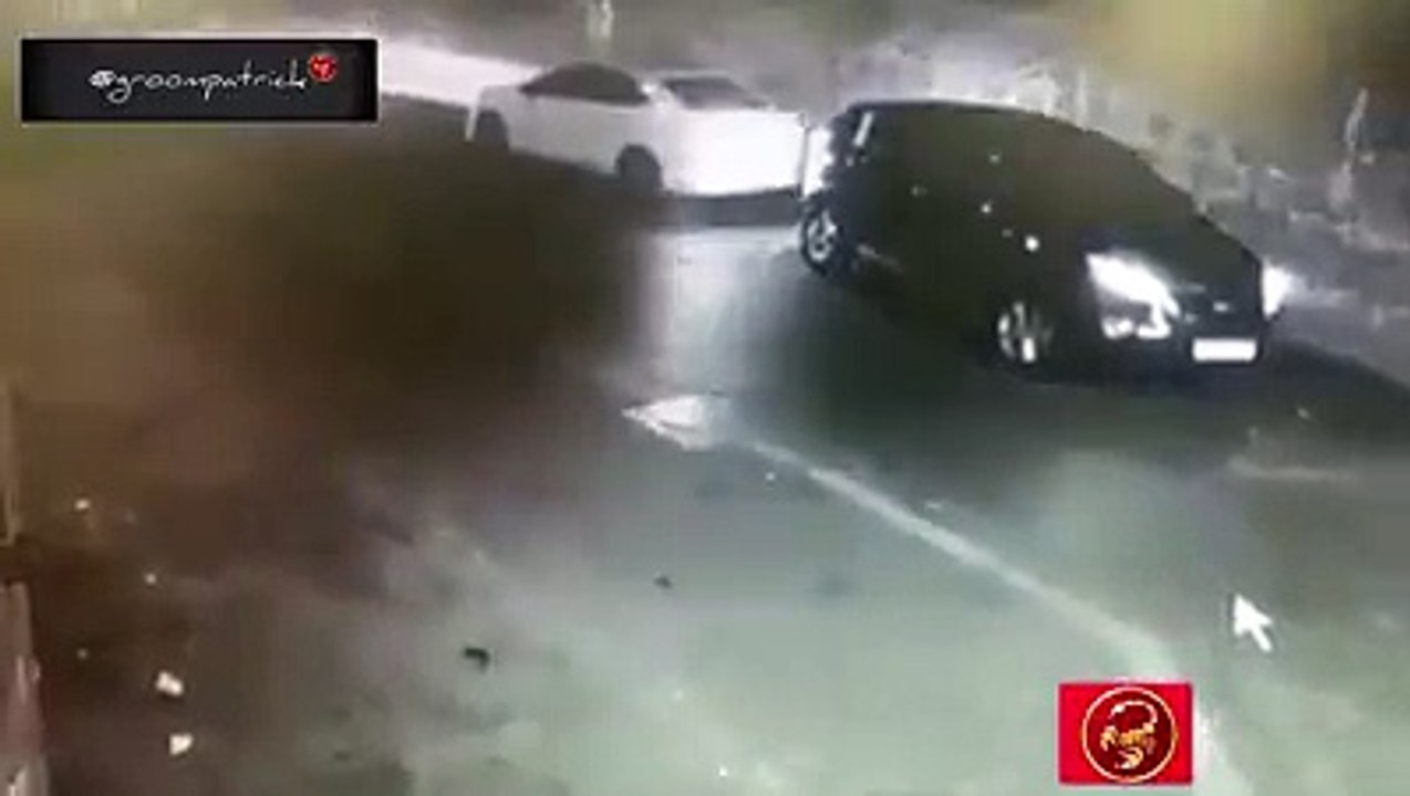 Thief Talking Car of Sexy Girl Very Cleverly