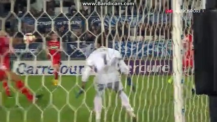 Rivaldo donne une leçon de coups francs aux jeunes du Barça