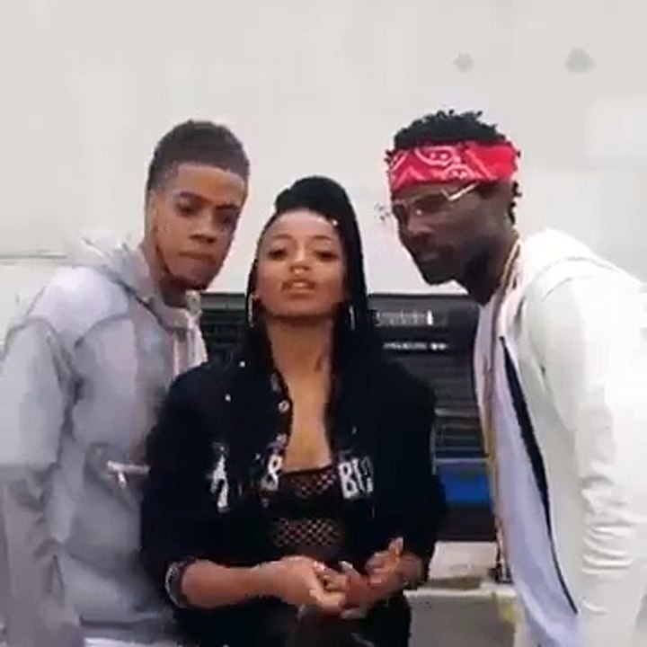 funny scene taking pictures