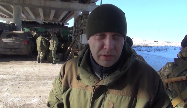 Перепуганный Захарченко приехал на позиции боевиков под Авдеевкой идиотское заявление террориста с угрозами в адрес Украины и Порошенко