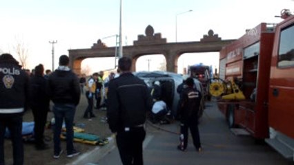 Otomobil Devrildi: 1 Ölü, 1 Yaralı