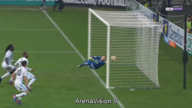 Rivaldo donne une leçon de coups francs aux jeunes du Barça