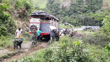 FARC avanzan con retraso hacia zonas de desarme en Colombia