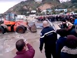 فيديو عاجل شاهد ما حصل في شاطئ سيدي بوسعيد قبل قليل