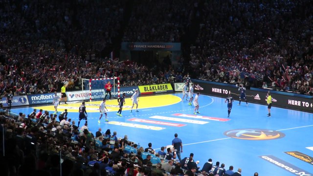 Le sauvetage fauchage de Valentin Porte - France 33 26 Norvège - Finale du mondial 2017