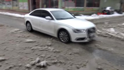 Diyarbakır Silvan'da Kar Yağışı Hayatı Olumsuz Etkiliyor