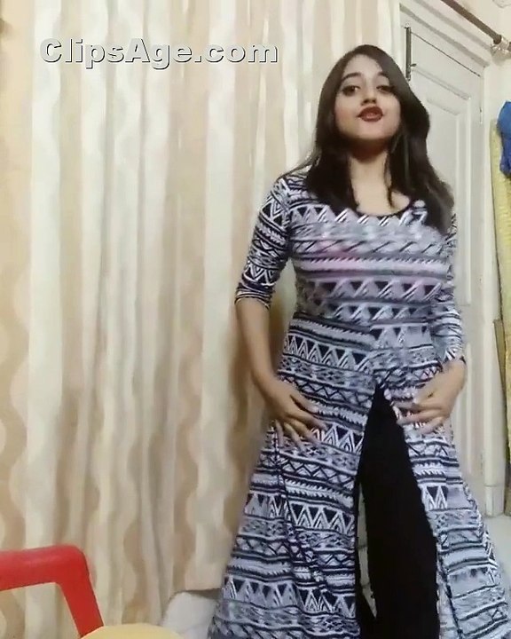 watch beutyful girl dancing