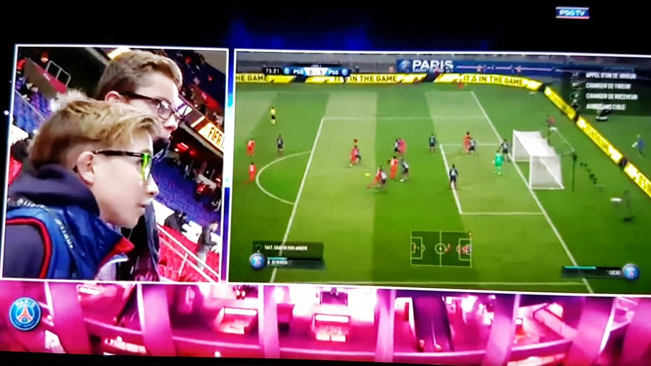 Vidéo Match FIFA 17 au Parc des princes, Victoire 3 - 1 de Lenny