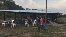 El grueso de las FARC camina a zonas de reunión entre críticas al Gobierno