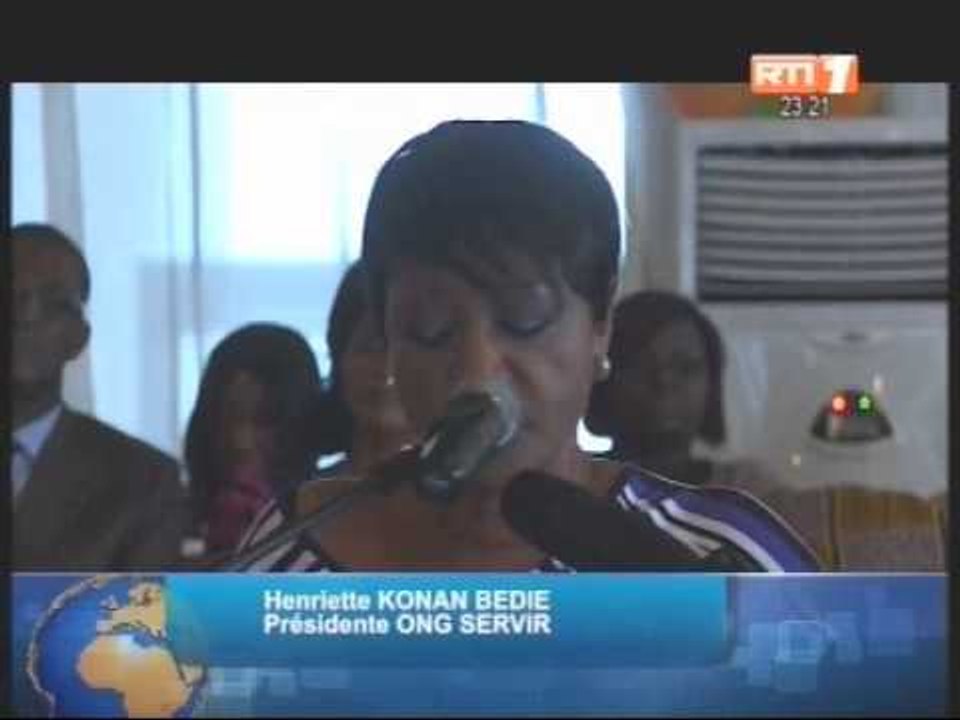 Mme Henriette Bedié et L'ONG Servir offrent des...