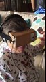 La abuela usa Lentes de Realidad Virtual por primera vez 