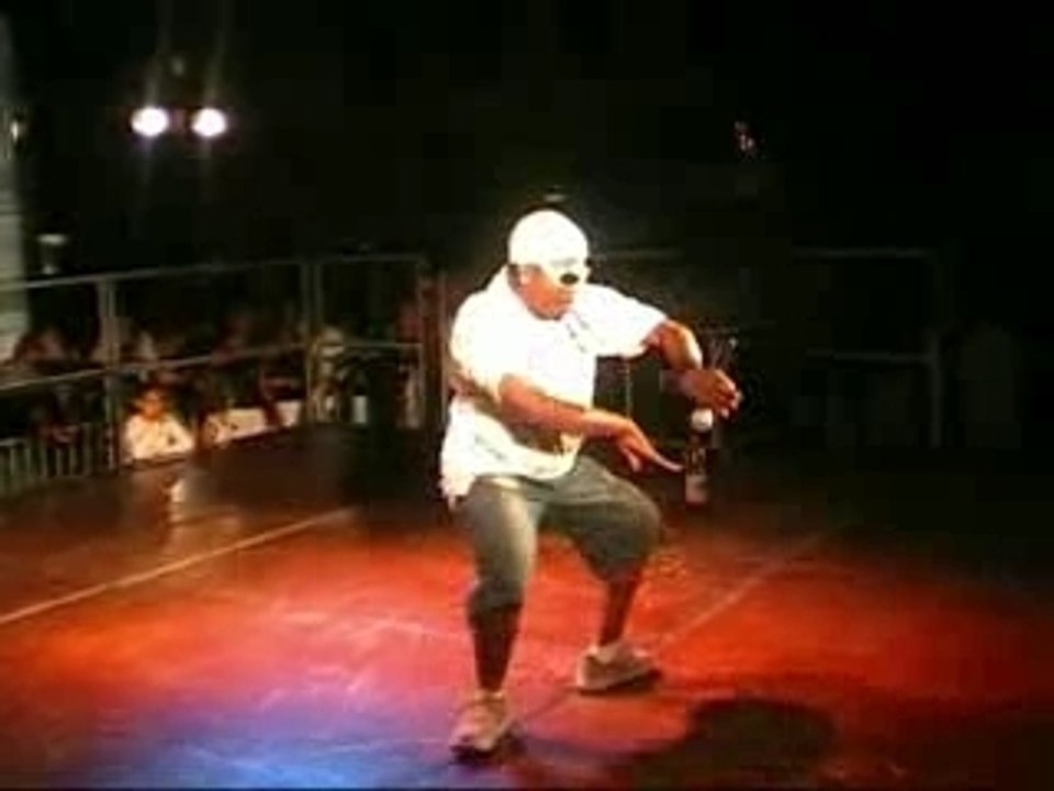 SAKISBOMZE