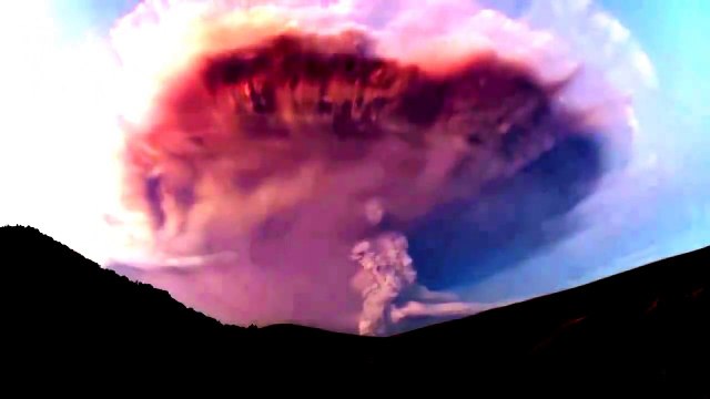 извержение вулкана очень расива