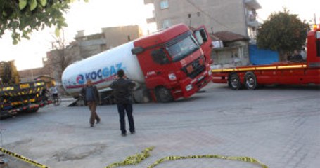 Tonlarca LPG Taşıyan Tanker Çukura Girdi, Faciadan Son Anda Dönüldü