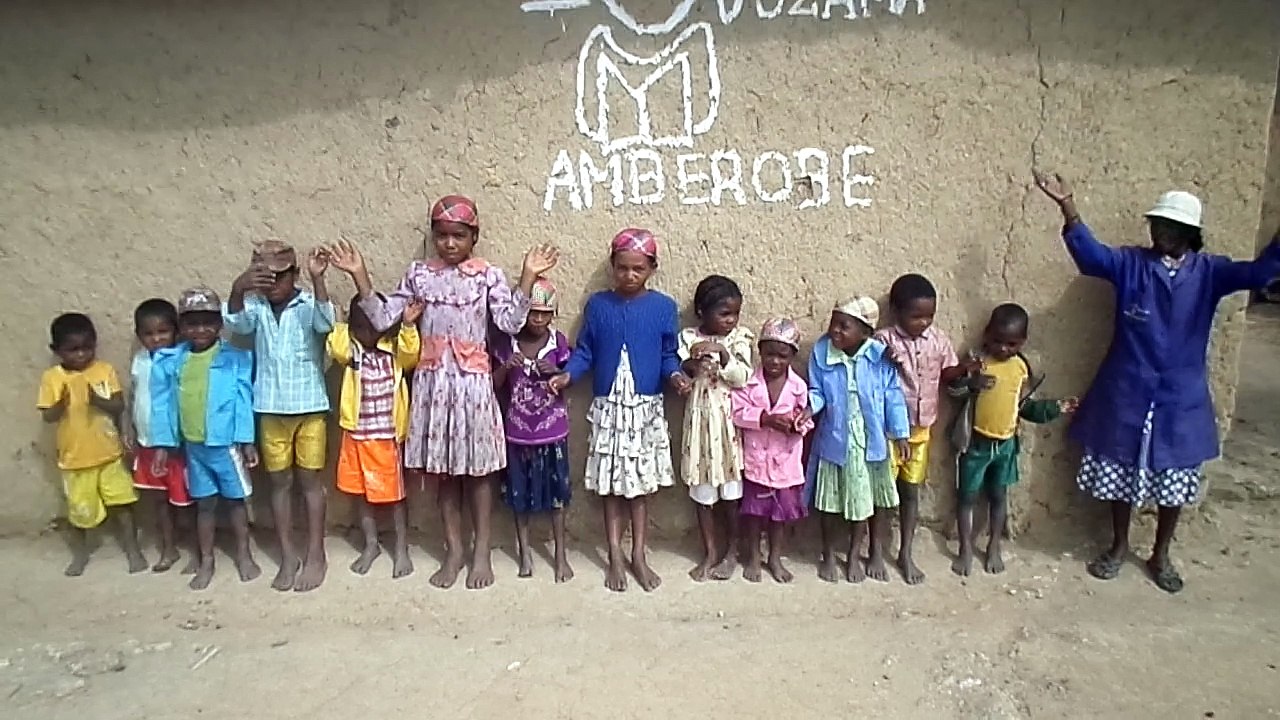 Les élèves d'Amberobe vous souhaitent bonne année 2017