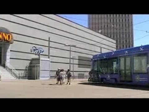 Cours toujours, tu m'intéresses...