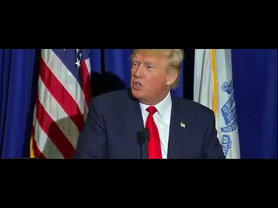 Donald Trump KICKS Out Reporter during Press Conference
