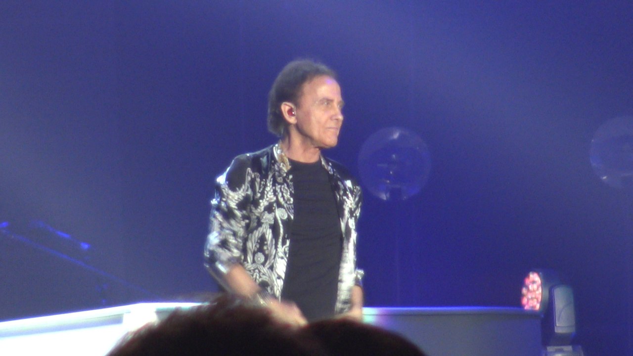 Roby  Facchinetti Poeta -  voce Valeria Caponnetto.