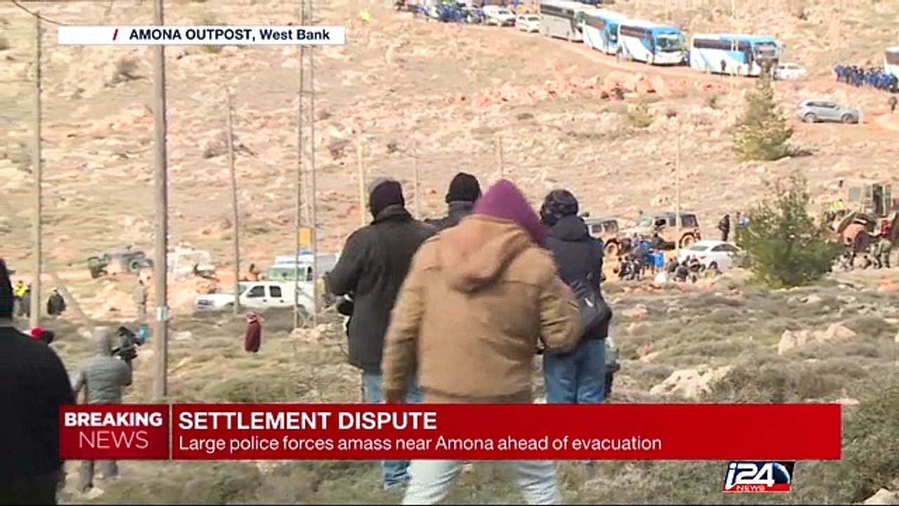 Large police forces amass near Amona ahead of evacuation