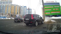 Водитель и пассажиры «Жигулей» сбежали с места ДТП. Hit and Run - Leaving the Scene of an Accident