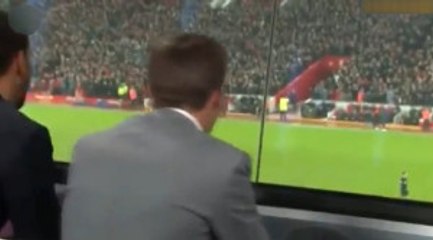 Liverpool'un Efsanesi Gerrard, Chelsea Maçında Gelen Golde Kendinden Geçti