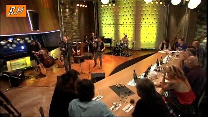 Χαμογέλα -- Νίκος Ζιώγαλας & Μανώλης Φάμελλος