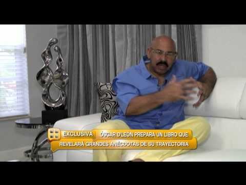 Óscar de León prepara libro con anécdotas de su trayectoria