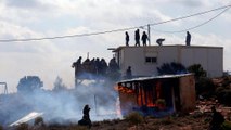 Cisgordania: l'esercito israeliano sgombera la colonia di Amona