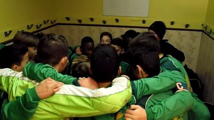 Cri de guerre après la victoire 3 buts à 2 face au CO Beauvais au Stade des Tilleuls le 19 novembre 2016 en Championnat