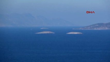 Bodrum Yunan Bakan Kardak'a Çelenk Bıraktı