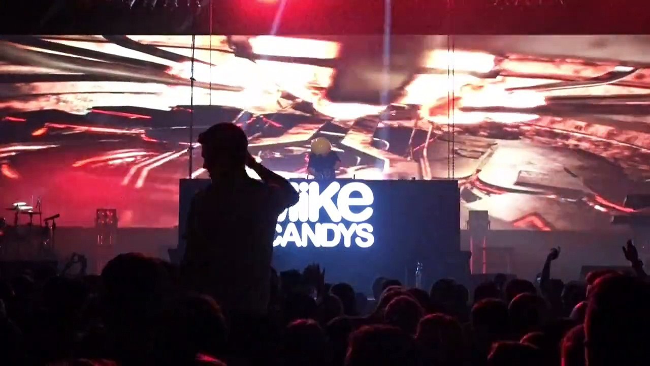 Und nochmals Mike Candys​ at work!