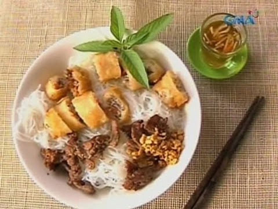 Saksi: Bun thit cha gio, pinagsamang rice noodles pork sausage at espesyal na patis