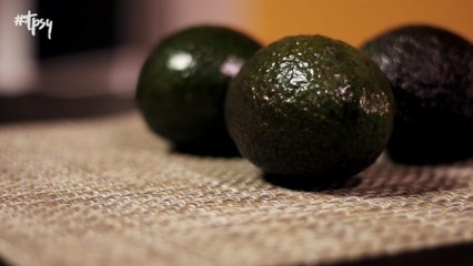 Get Smoother Skin with This Honey and Avocado Mask