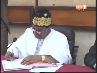Beugré Mambé et Nicéphore Soglo signent une convention de jumelage entre 'Abidjan et Cotonou