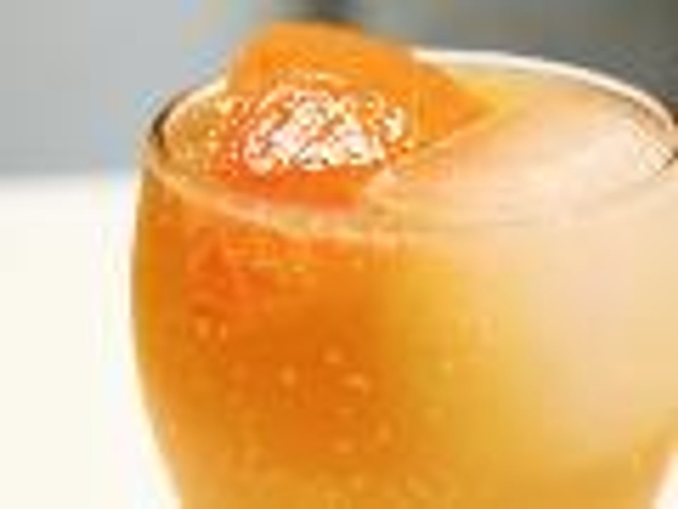 Refreshing Rum and Grapefruit Cooler