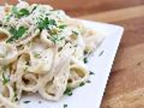 Super Easy Fettuccine Alfredo Recipe