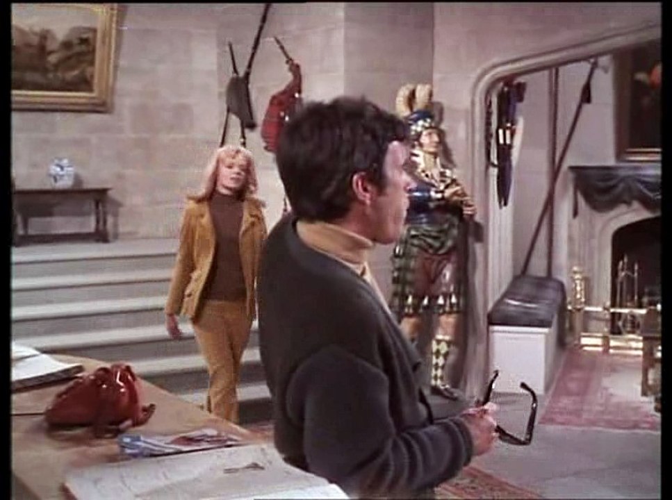 Man In A Suitcase  S01e19  The Whisper