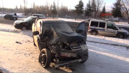 Niğde'de Trafik Kazası 1'i Çocuk 6 Yaralı