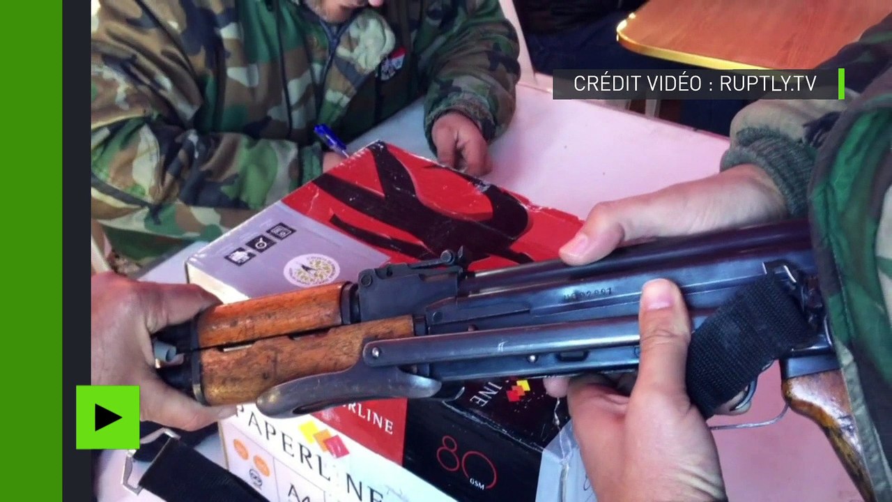 Syrie : des rebelles rendent les armes par centaines près de Damas