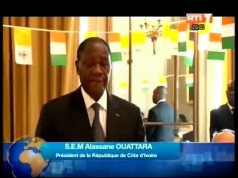 Le Président Ouattara a offert un déjeuner au Cardinal, Secrétaire d'Etat, Tarcisio BERTONE