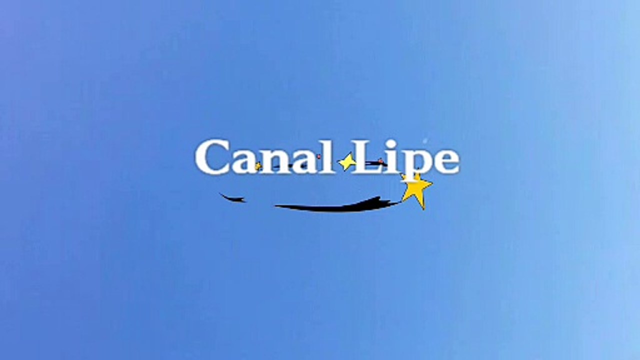Menino Dorme Enquanto Corta