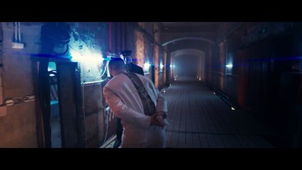 Елена Темникова – Сумасшедший русский (feat. ST) (OST Защитники) [Премьера клипа 2017]