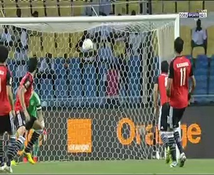 بالفيديو..صلاح وتريزيجيه يهددان مرمى بوركينا فاسو بـ الكعب
