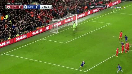 David Luiz "vole" un coup franc et marque